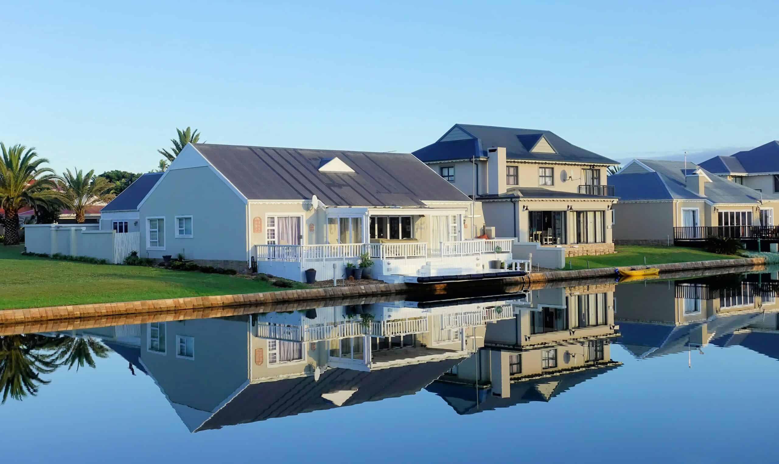 Modern waterfront homes with stylish furniture and scenic views at Sorse Furniture.